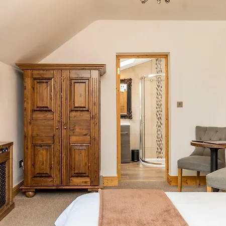 Bed and Breakfast Rose Swords